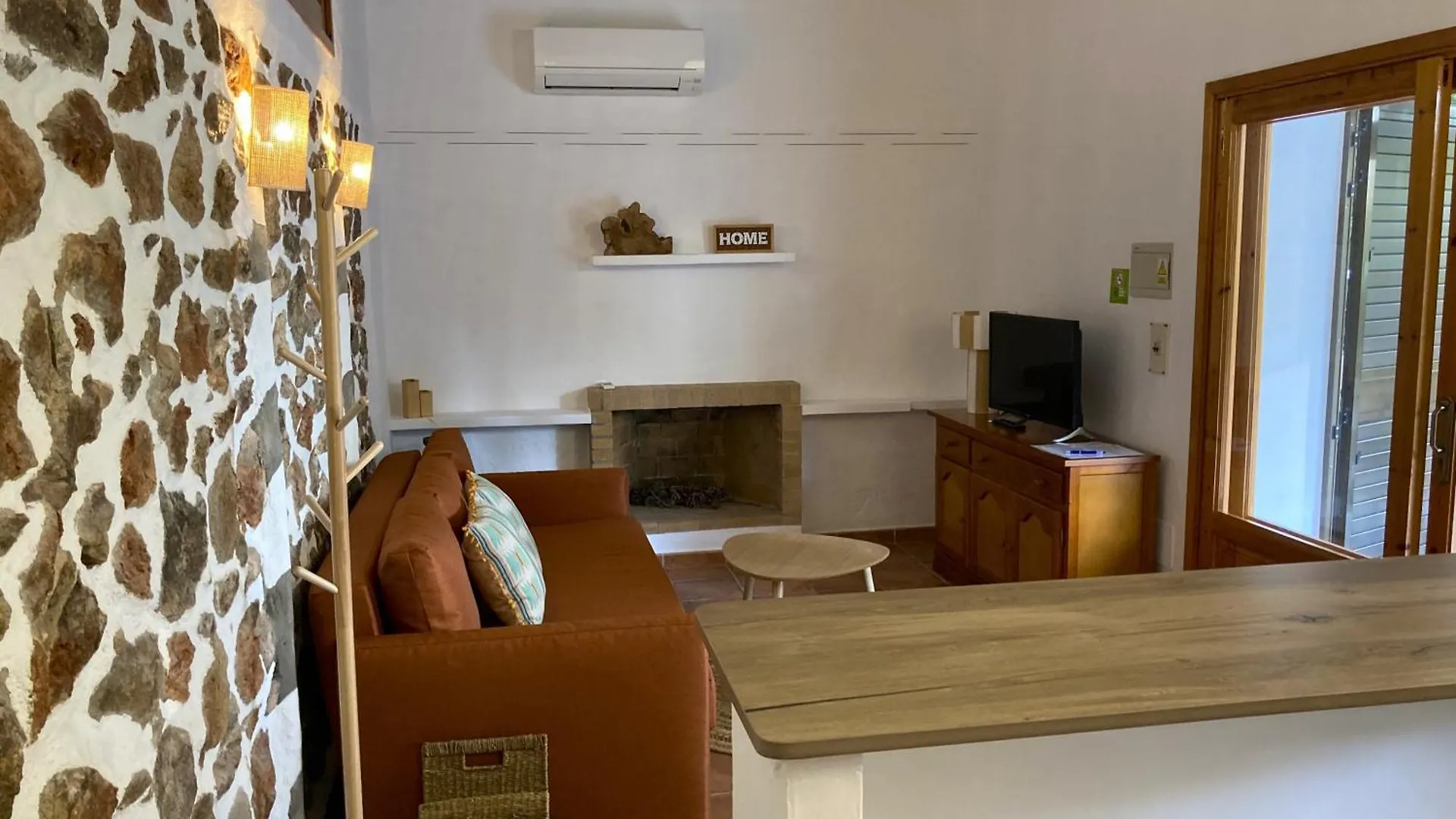 Apartamentos Pinosol Santa Eulària des Riu Apartment